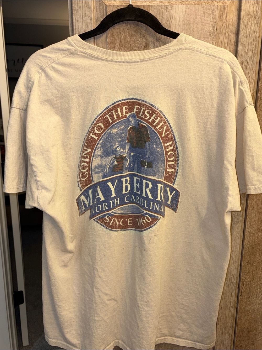 🔴 Gildan XL MAYBERRY NC Goin to the Fishin Hole since 1960 T-Shirt cream Navy